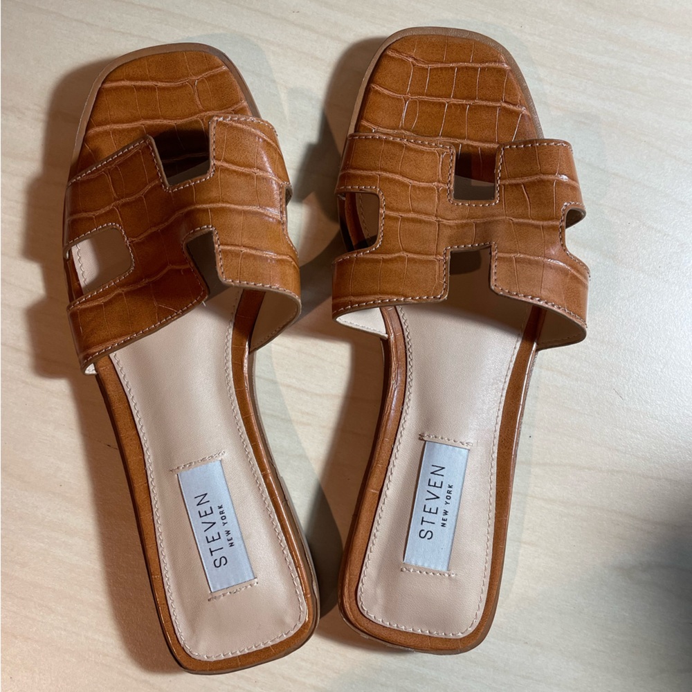 NWOT Steve Madden Harlien Croc Embossed Slide Sandal 6.5